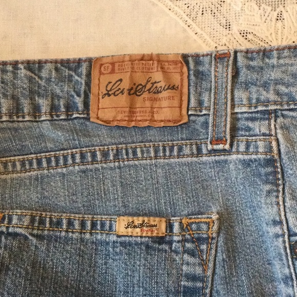 Vintage Signature Levi Strauss Stretch Mid Rise Straight Leg Jeans - Picture 2 of 15